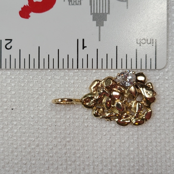 14k gold nugget pendant with pear shaped CZ, a sizable beauty! - Picture 8 of 9